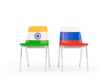 Hindistan ve Rusya bayrakları taşıyan iki sandalye