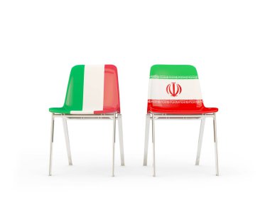 İtalya ve iran Bayraklı iki sandalye