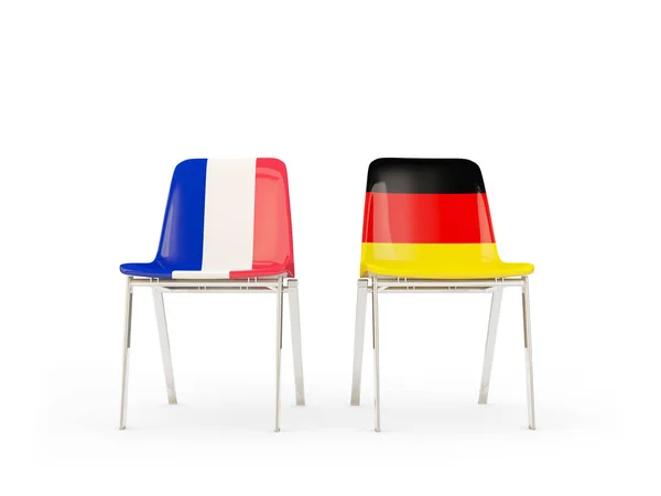 Twee stoelen met vlaggen van Frankrijk en Duitsland — Stockfoto