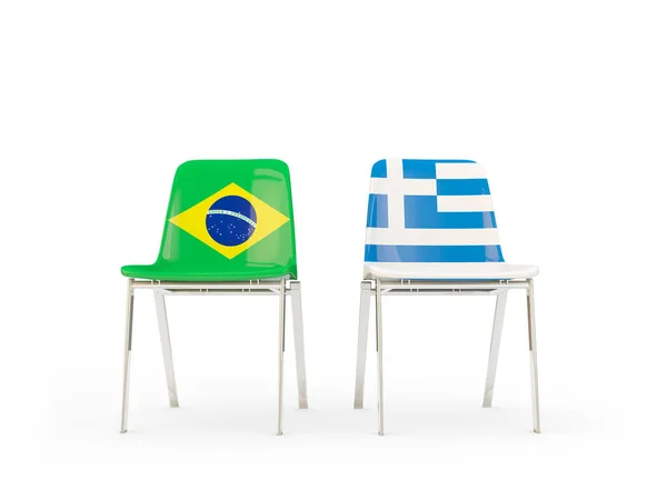 Brezilya ve Yunanistan Bayraklı iki sandalye — Stok fotoğraf