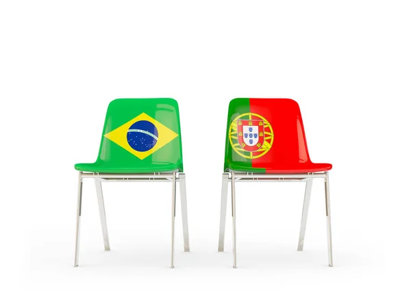Dvě židle s vlajkami Portugalska a Brazílie — Stock fotografie