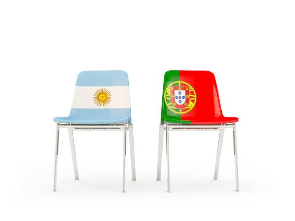 Twee stoelen met vlaggen van Argentinië en portugal — Stockfoto