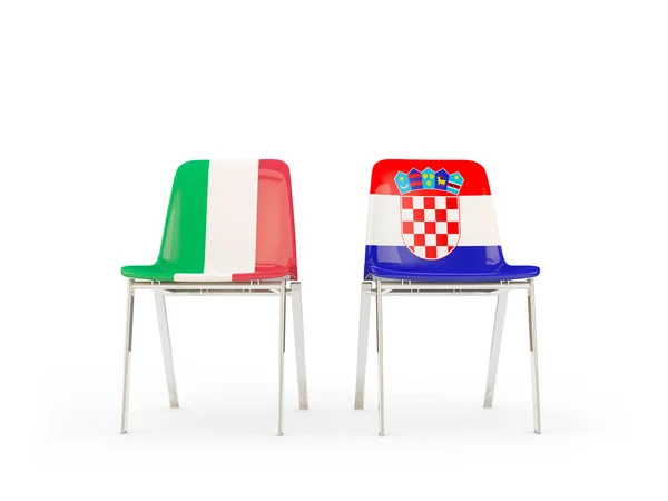 Dwa krzesła z flagi Włoch i Chorwacji — Zdjęcie stockowe