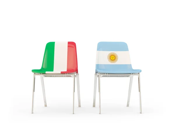 Duas cadeiras com bandeiras de Itália e argentina — Fotografia de Stock