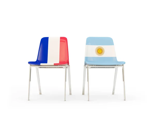 两把挂着法国和阿根廷国旗的椅子 — 图库照片