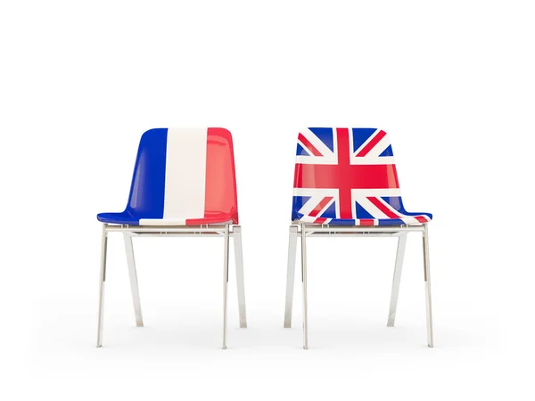 Deux chaises avec drapeaux de France et royaume uni — Photo