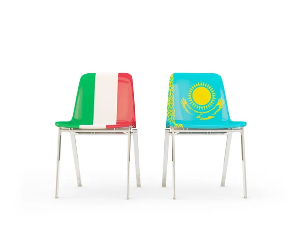 Dvě židle s vlajkami Itálie a Kazachstánu — Stock fotografie