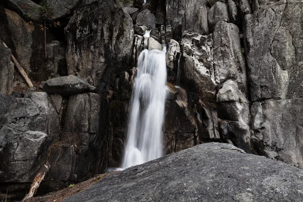 Streaming Waterfall Lower Part Chilnualna Trail Yosemite National Park California — Stock Photo, Image
