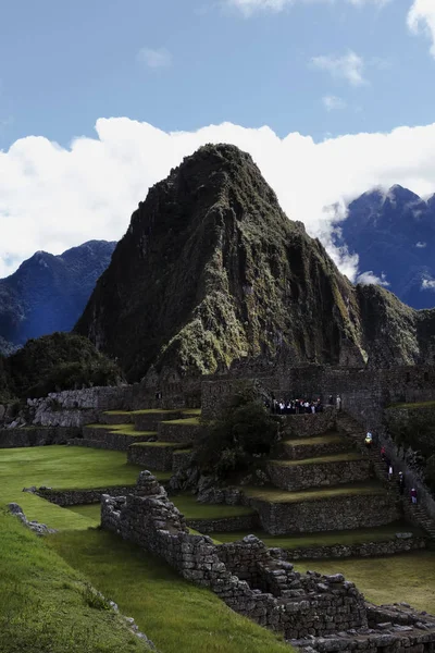Machu Picchu Peru Junho 2015 Turista Explorando Ruínas Incas América — Fotografia de Stock
