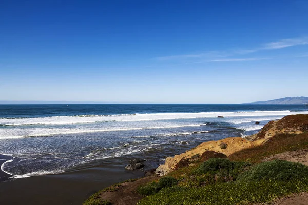 Blue Ocean And Sky Northern California With White Clouds — Stock Photo, Image