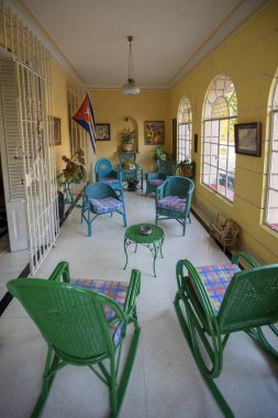 Havana, Küba - 10 Şubat 2018: Havana'da bir koloni tarzı içinin