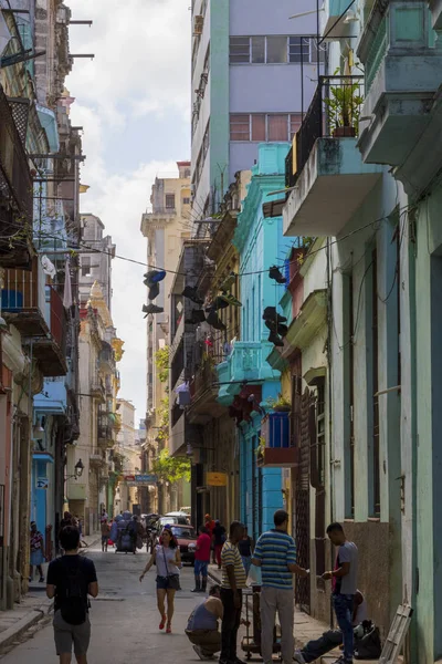 Havana Kuba Února 2018 Old Havana Panoráma Místními Lidmi Těší — Stock fotografie