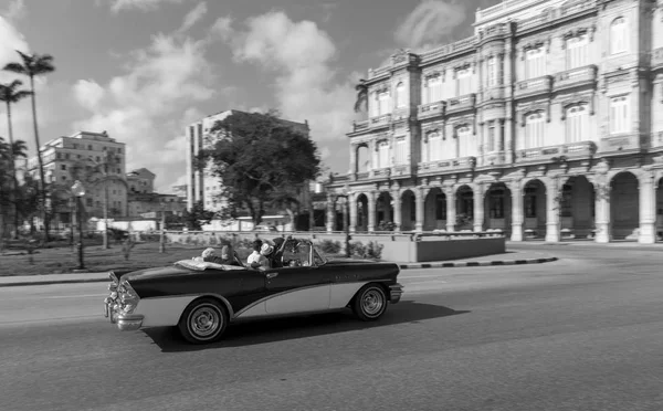 Habana Cuba 2018 Coches Clásicos Americanos Condiciones Restauradas Brindan Transporte — Foto de Stock