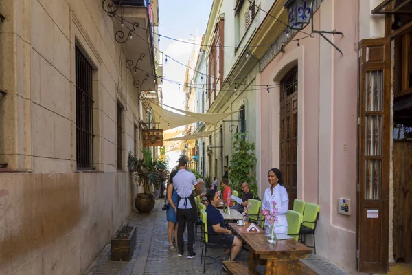 Habana Cuba Feb 2018 Paisaje Urbano Habana Vieja Con Gente —  Fotos de Stock