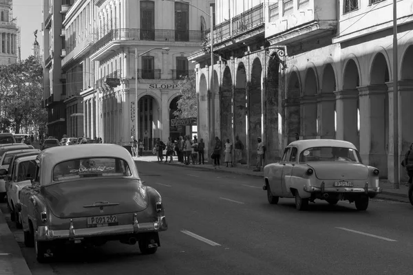 Havana Cuba 2018 Vintage Classic American Cars Restored Condition Provide — Stock Photo, Image