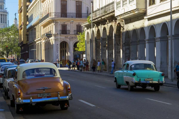 Havanna Kuba 2018 Vintage Klasszikus Amerikai Autók Felújított Állapotban Közlekedés — Stock Fotó