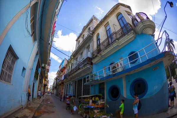 Havanna Kuba Feb 2018 Gamla Havanna Stadsbilden Med Lokalbefolkningen Njuter — Stockfoto