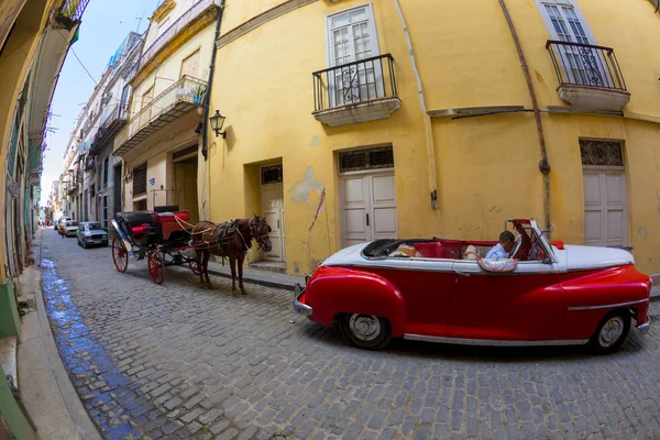 Habana Cuba 2018 Coches Clásicos Americanos Condiciones Restauradas Brindan Transporte —  Fotos de Stock