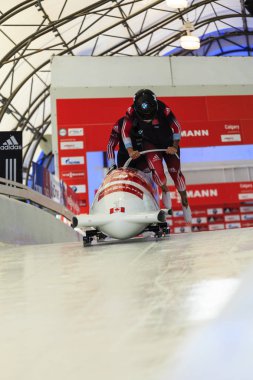 Calgary Kanada, 21 Aralık 2014: Fibt Viessmann yarış kızağı ve iskelet Dünya Kupası Calgary Olympic Park '.