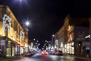 Victoria B.C. Canada 16 Aralık 2016: insanlar şehir merkezinde alışveriş şehir Noel için dekore edilmiştir. Victoria'nın cazibe ve güzellik herhangi bir dünya gezgin için sunabileceği çok şey vardır.
