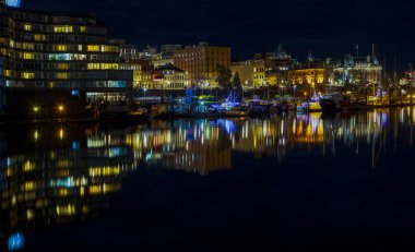 Victoria Canada 2 Aralık 2017: İç liman Noel festivaller için dekore edilmiş.