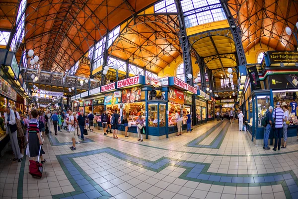 Budapest Hungría Mayo 2018 Compras Gran Mercado Great Market Hall —  Fotos de Stock