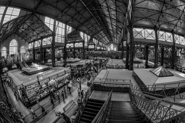 Budapest Hungary May 2018 People Shopping Grand Market Hall Great — Stock Photo, Image