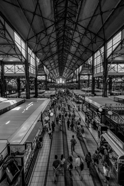 Budapest Hungría Mayo 2018 Compras Gran Mercado Great Market Hall —  Fotos de Stock