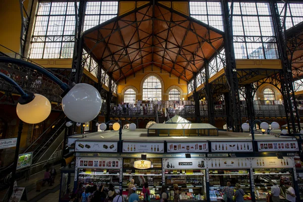 Budapest Hungría Mayo 2018 Compras Gran Mercado Great Market Hall — Foto de Stock
