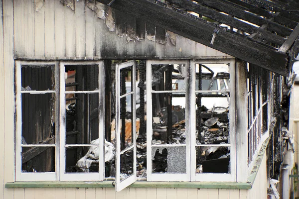 Restos Quemados Una Propiedad Después Incendio Casa — Foto de Stock