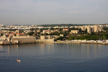 Rodos limanının panoramik manzarası