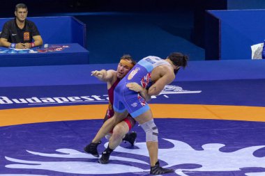 Budapeşte Macaristan Ekim 21 28 2018: nerede birçok ülkenin en iyi karşılayan final için adam Dünya Halter Şampiyonası öncesi seçimi. 