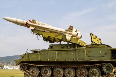 Askeri bir airshow, vintage karadan havaya füze sistemleri.