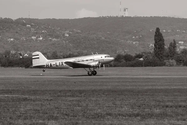 匈牙利布达尔斯 2018年9月2日 Lix 这架飞机大约有65岁 是苏联人在 的许可下建造的 — 图库照片