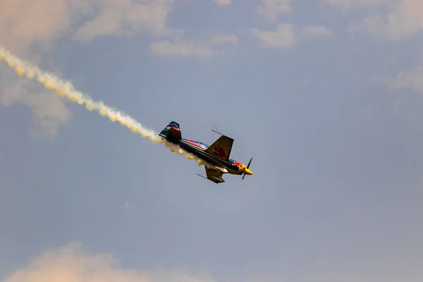 Budaors Ungarn 2018 Airsshow Mult Jelen Der Weltmeister Kunstflugpilot Besenyei — Stockfoto