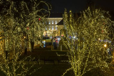 Noel Obuda Budapeşte'Szentlelek meydanında adil.