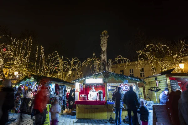 Budapeszt Węgry Grudzień 2018 Bożonarodzeniowe Targi Placu Szentlelek Obuda Budapeszcie — Zdjęcie stockowe