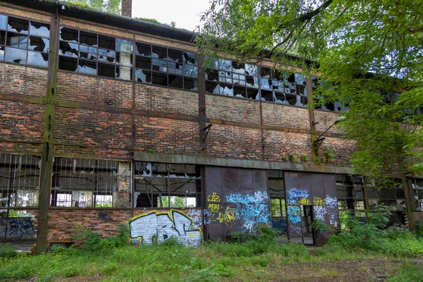Budapeszt Węgry Kwiecień 2018 Czeka Rozbiórka Ruin Starej Fabryki — Zdjęcie stockowe