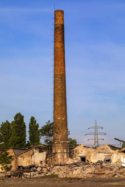 Budapest Hungary May 2018 Demolition Old Factory Chimney Heavy Machineries — Stock Photo, Image