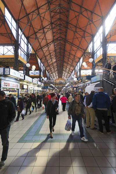 Budapest Maďarsko Června 2018 Lidé Nakupování Velká Tržnice Velké Tržnice — Stock fotografie