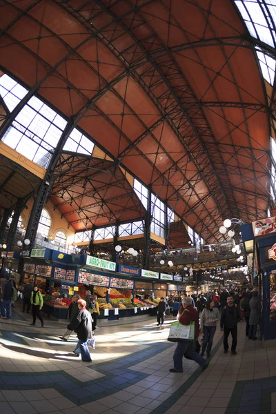 Budapest Hungría Junio 2018 Gente Compras Gran Mercado Great Market — Foto de Stock