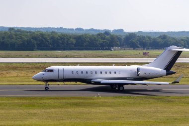 Budapeşte Macaristan 14 Temmuz 2019: Vista Jet Airlines Bombardier Global Budapeşte Uluslararası Havaalanına yeni indi.