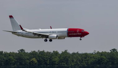 Budapeşte Macaristan 13 Ağustos 2019: Norveç Havayolları Boeing 737 Ei-Fhh sadece Budapeşte Uluslararası havaalanına iniş.