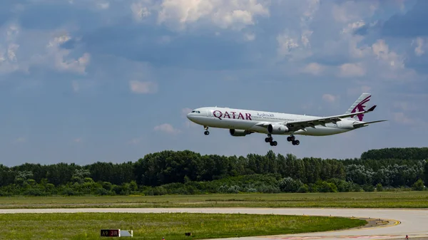 Budapest Ungheria Settembre 2019 Qatar Airline Boeing 787 Sta Atterrare — Foto Stock