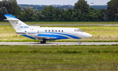 Budapeşte Macaristan Uluslararası Havaalanı 5 Ağustos 2019: Budapeşte Uluslararası Havaalanı 'ndan kalkan özel bir jet Hb-Bes.