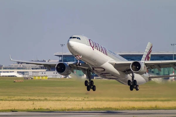 Budapest Ungheria Settembre 2019 Qatar Airline Boeing 787 Sta Atterrare — Foto Stock