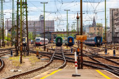  Budapeşte Macaristan - 1 Haziran 2020: Keleti Tren İstasyonu 'nun organizasyon merkezi. Avrupa 'nın en eskilerindendir. Macaristan 'ı Avrupa ve Asya' nın geri kalanına bağlamak. 