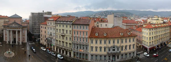 Trieste Italia Abril 2019 Techos Rojos Ciudad Bajo Lluvia — Foto de Stock