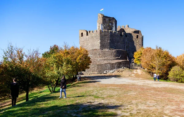 匈牙利霍洛科城堡的城墙 十三世纪中世纪城堡 教科文组织世界遗产所在地 全景图像 — 图库照片