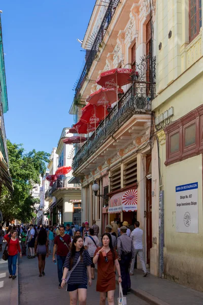 Havana Cuba Feb 2018 Undentified People Town Neighborhood Old Havana — стокове фото